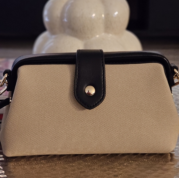 Miztique Handbag - Picture 8 of 8